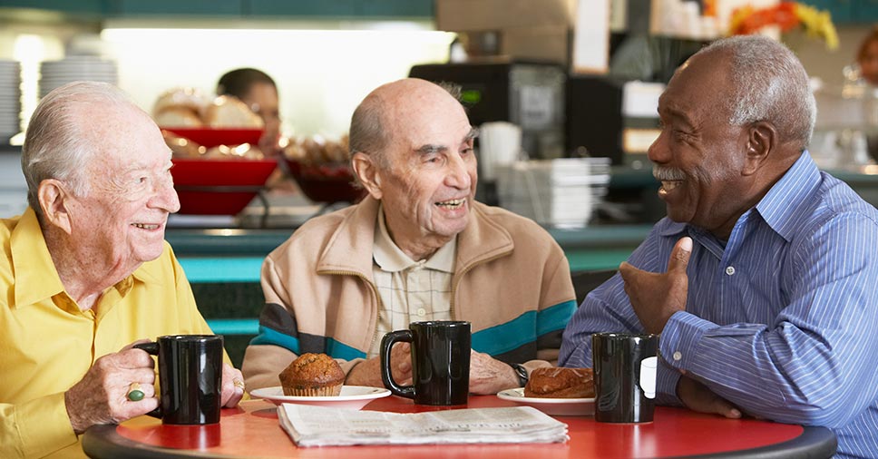 Bem-estar: como a vida social do idoso é importante e como estimular?